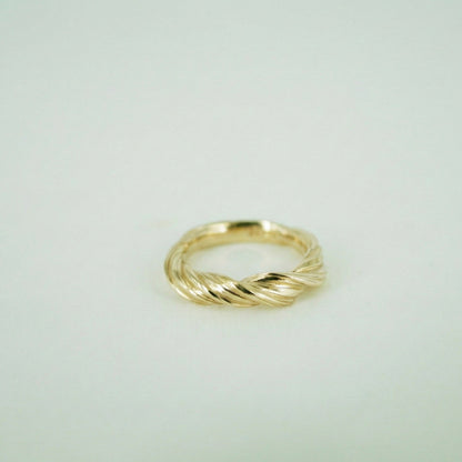 River Swirl Ring - 14 Karat Guld