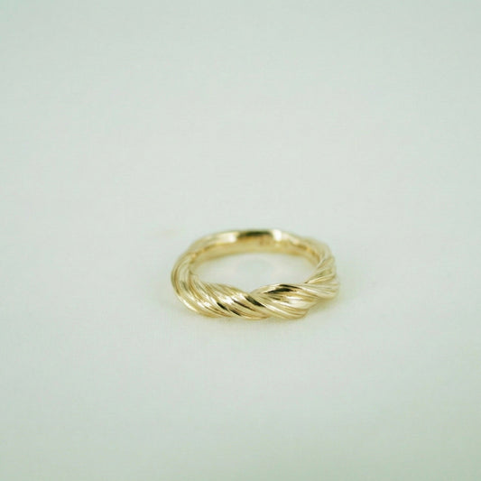 River Swirl Ring - 14 Karat Guld