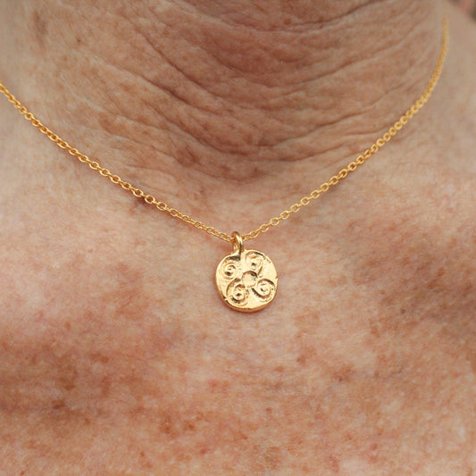 Golden Charm Amulet - Forgyldt