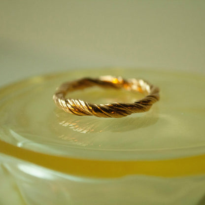 Twisted Unika Ring 2 (Str. 62) - Forgyldt