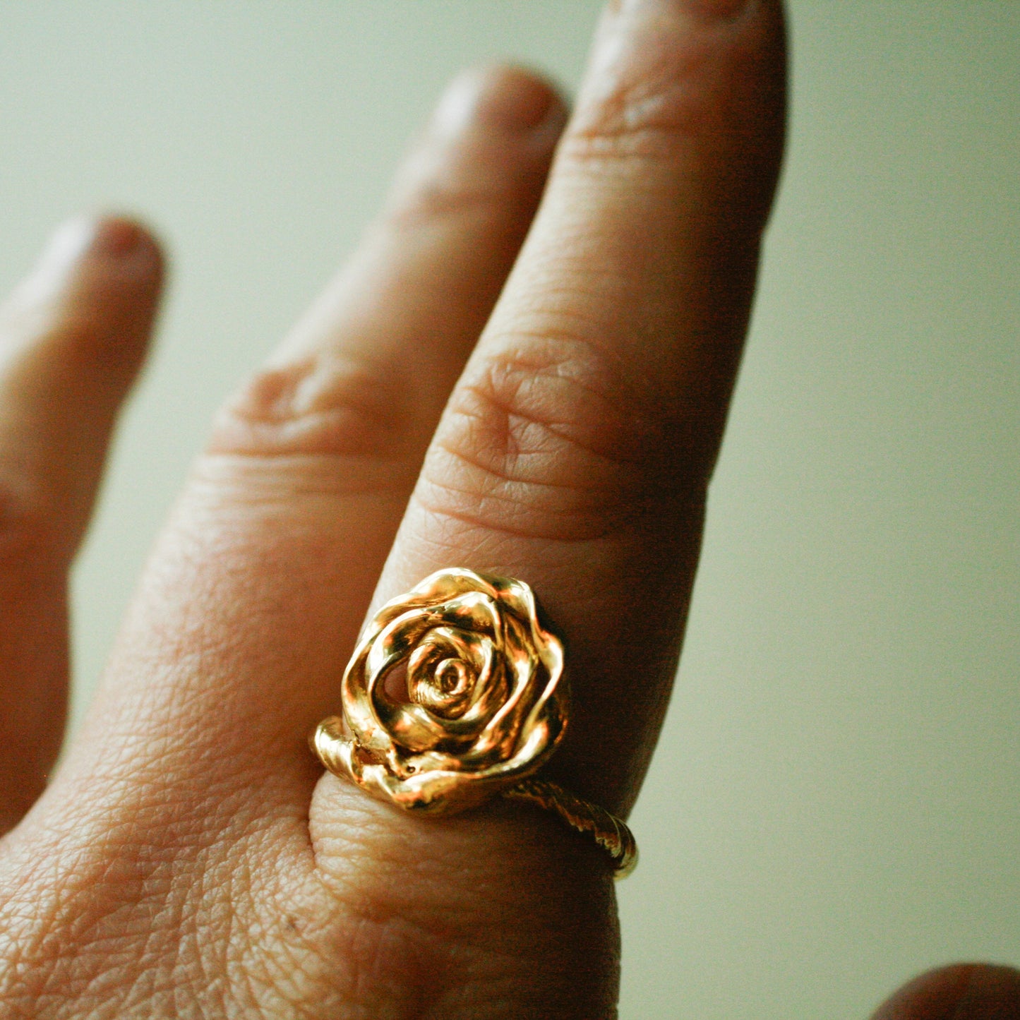 Golden Large Rose Unika Ring (Str. 57) - Forgyldt