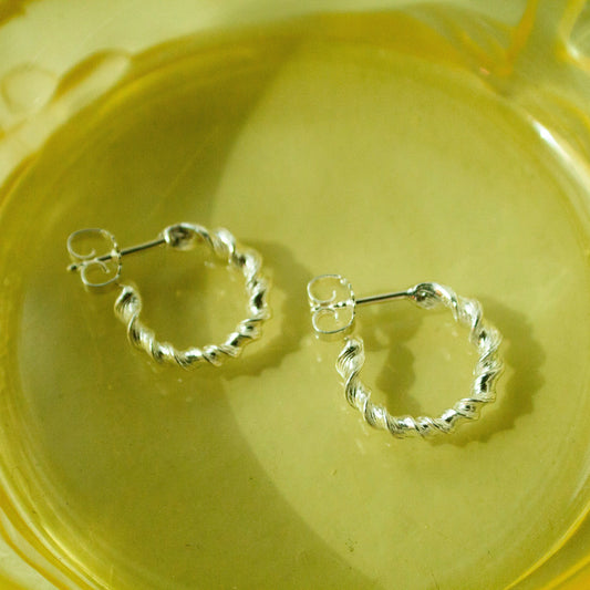 Tiny Twisted Creols - Sterling Sølv