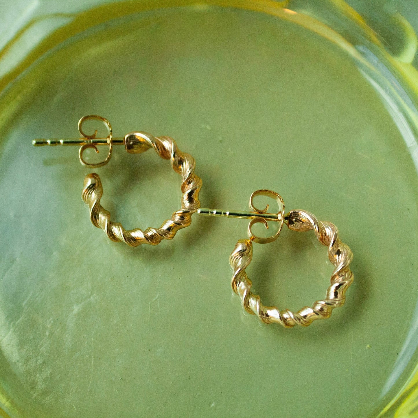 Tiny Twisted Creols - 14 Karat Guld